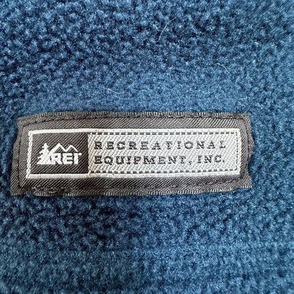 REI Men’s Fleece Vest Zipper Front Dark Blue Two Front Pockets Size Medium - Picture 10 of 13